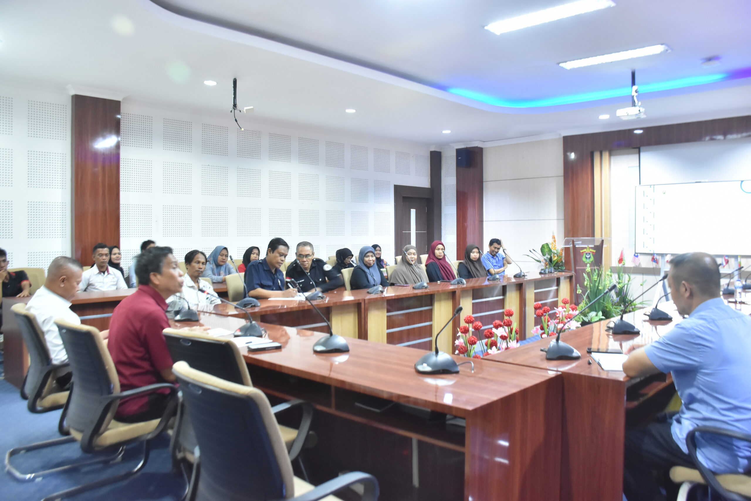 FIB Unhas Perkuat Kesiapan Sambut Penilaian Zona Integritas Nasional